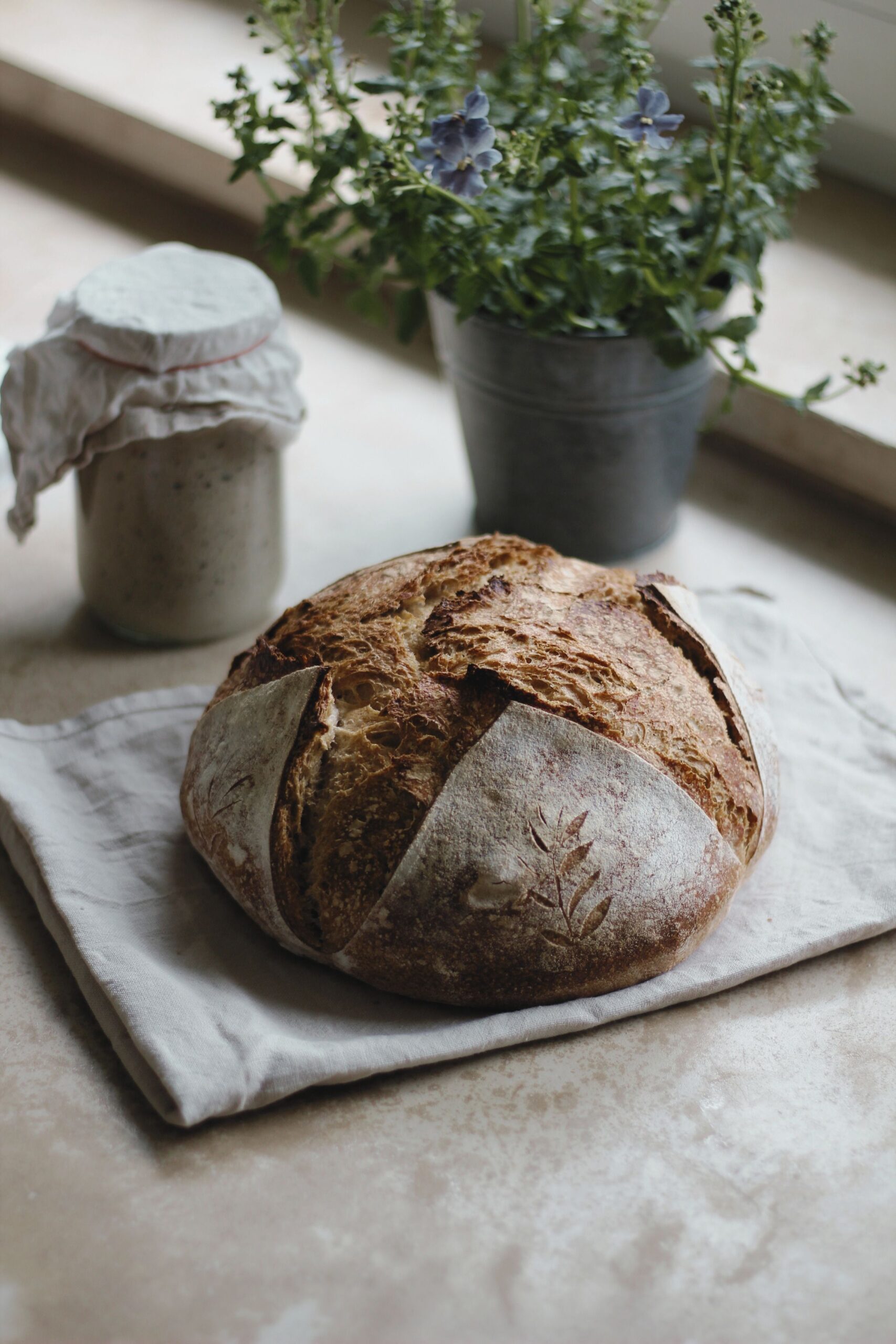 Sauerteigbrot ganz